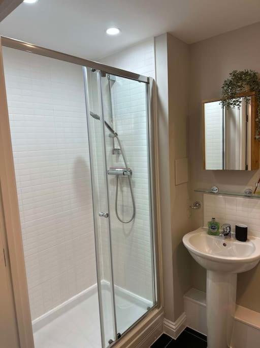 Cute Apartment Next To Colindale Station Edgware Luaran gambar